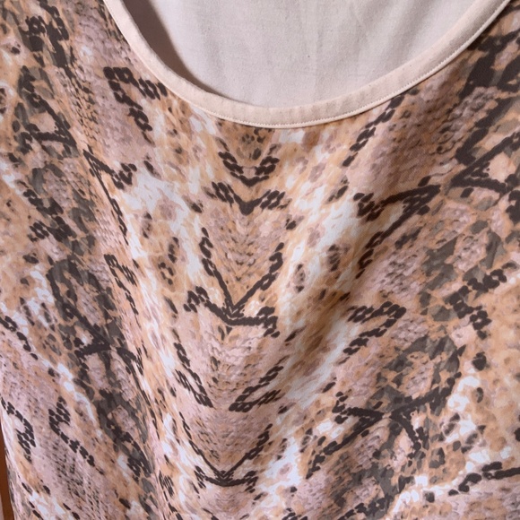 REDUCED! Calvin Klein REPTILE PRINT TOP - Picture 6 of 6